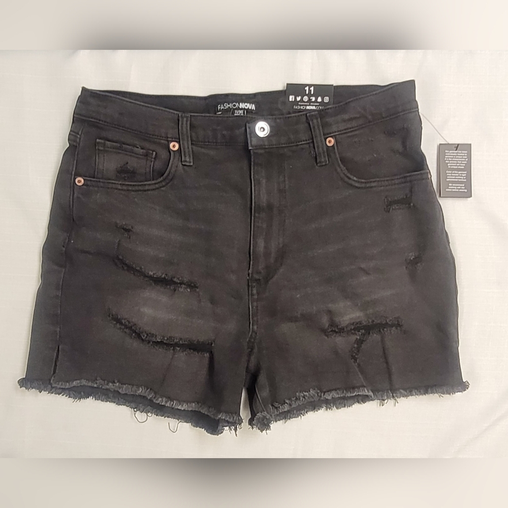 Black Distressed Ripped Shorts NWT Women's Size 11/30 Fashion Nova